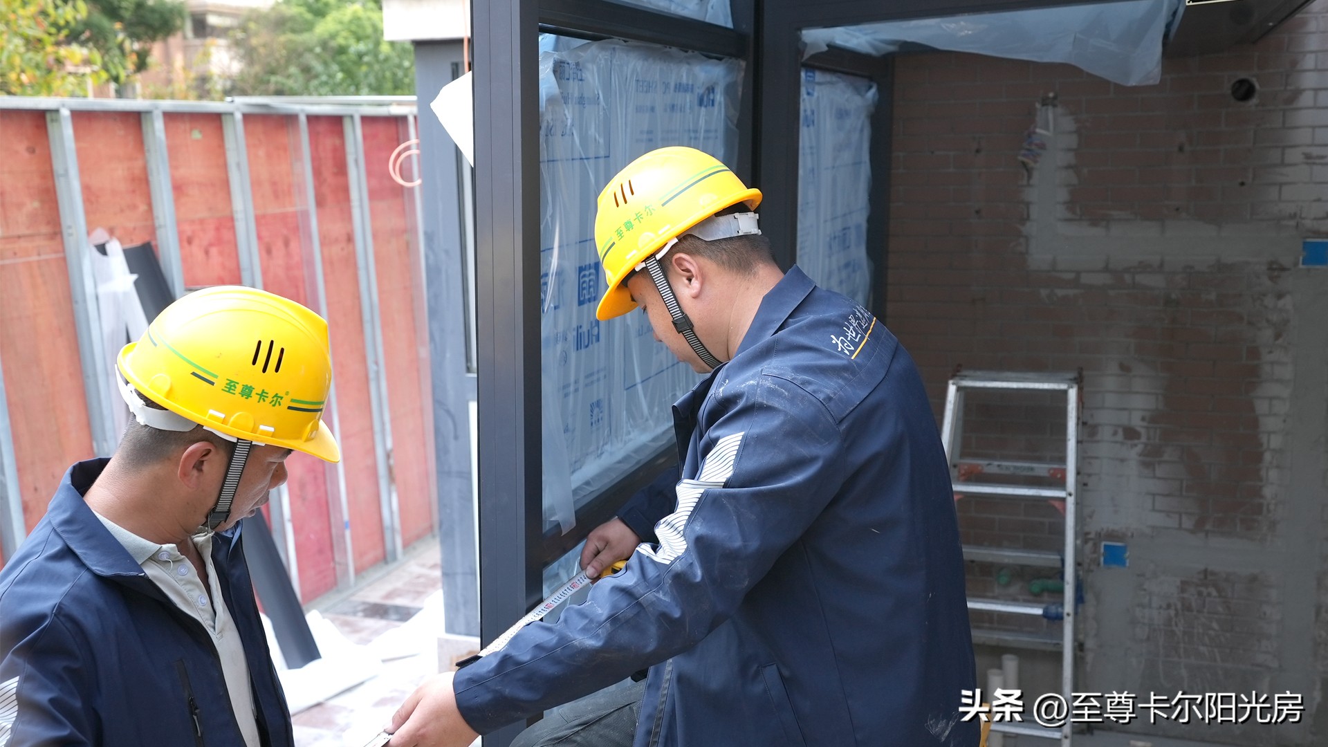 第一次穿上工作服真正意义,一件工作服带来的温暖