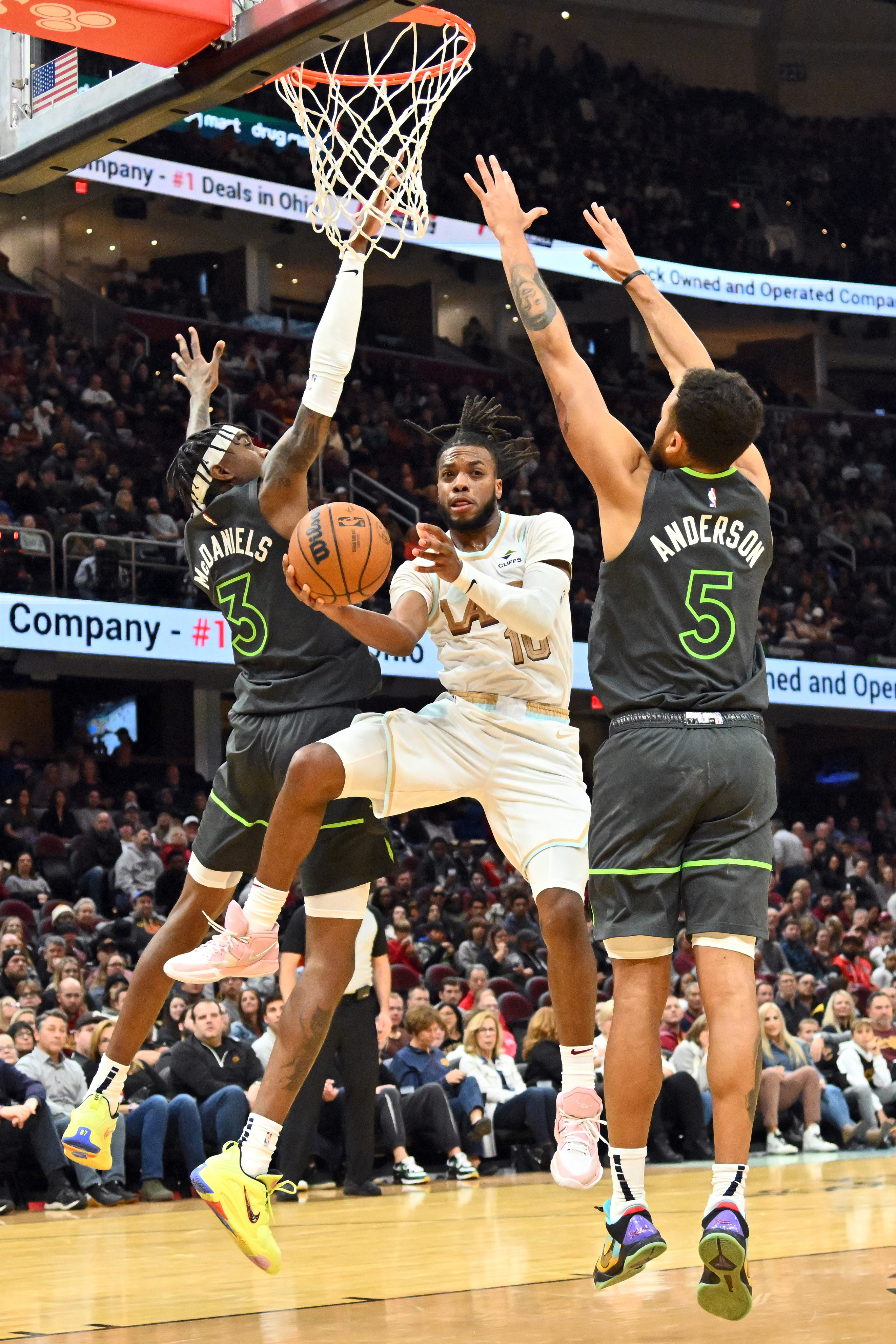 加兰暴砍51分骑士不敌森林狼,加兰小提琴式过人集锦