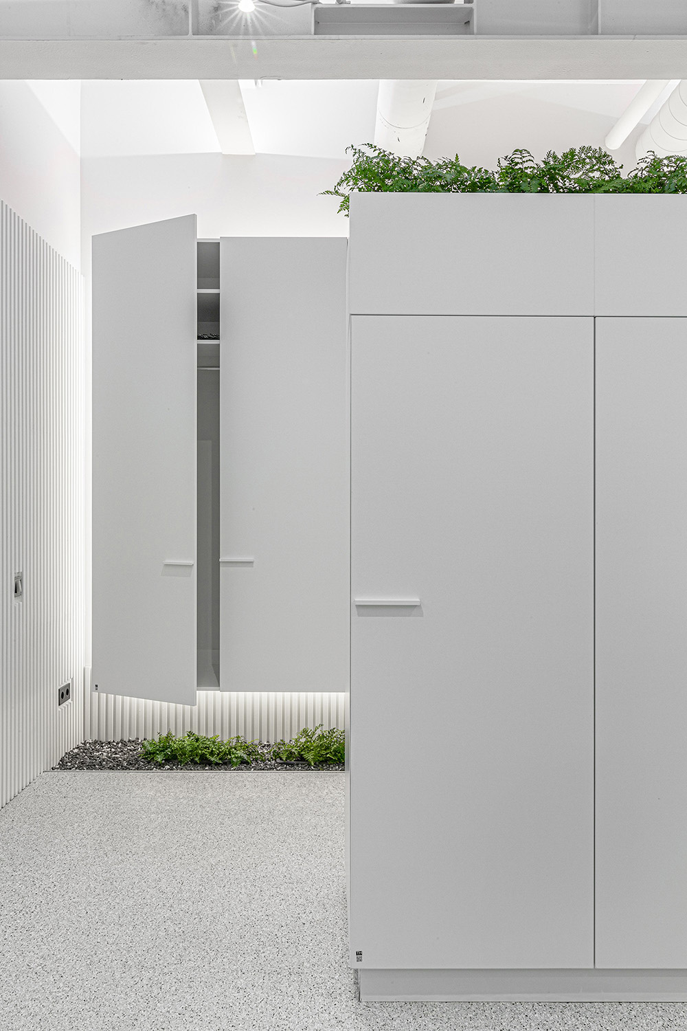 自由畅想云科技公司SQUAD基辅总部大楼设计欣赏