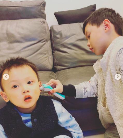 女子自曝孩子发烧,孩子确诊阳性发烧39.7