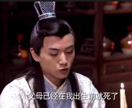 洒枸杞假装喷血、演尸体玩手机，这些穿帮镜头好敷衍，个个离谱