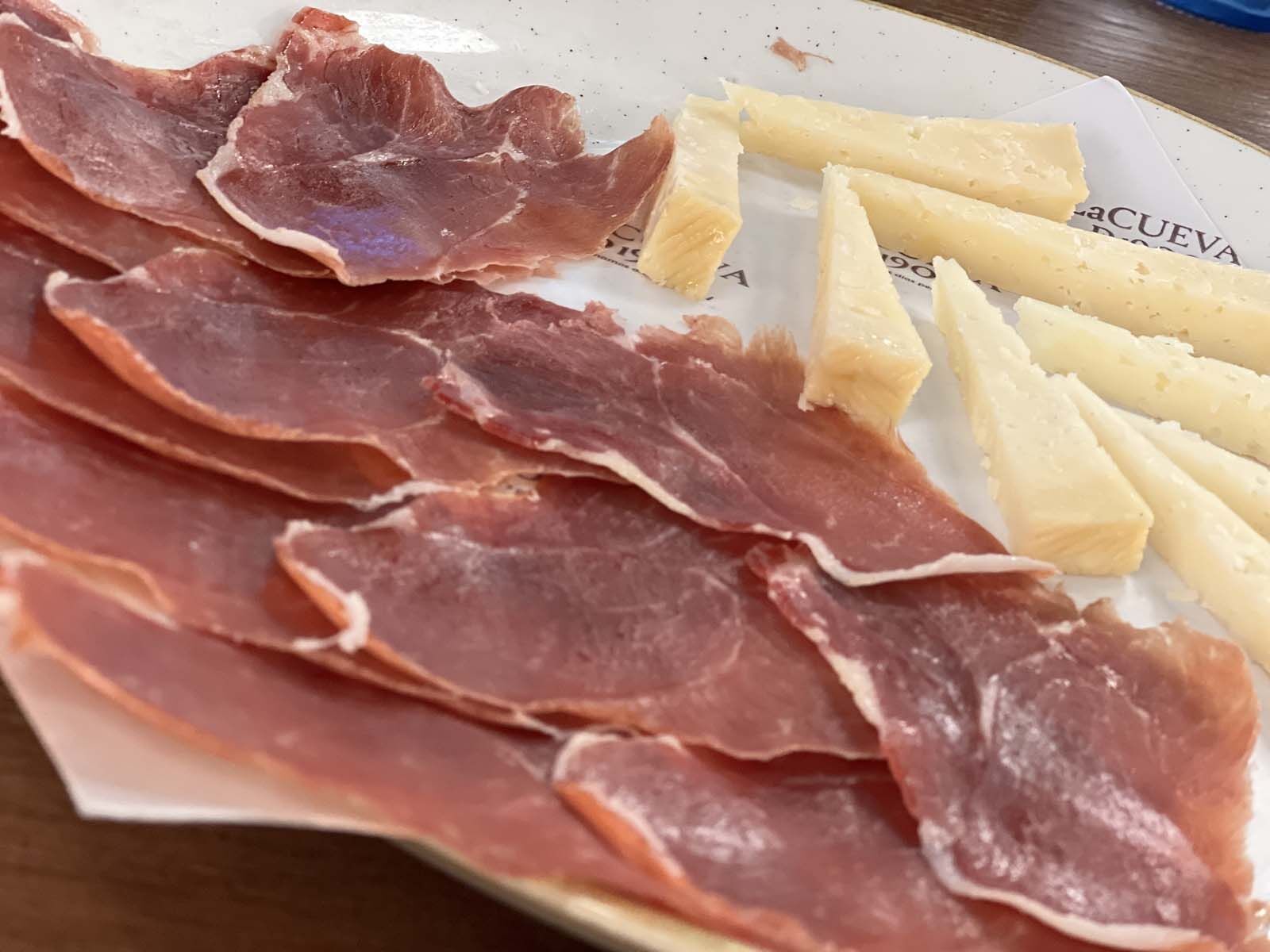 在西班牙或家中尝试的17道西班牙美食