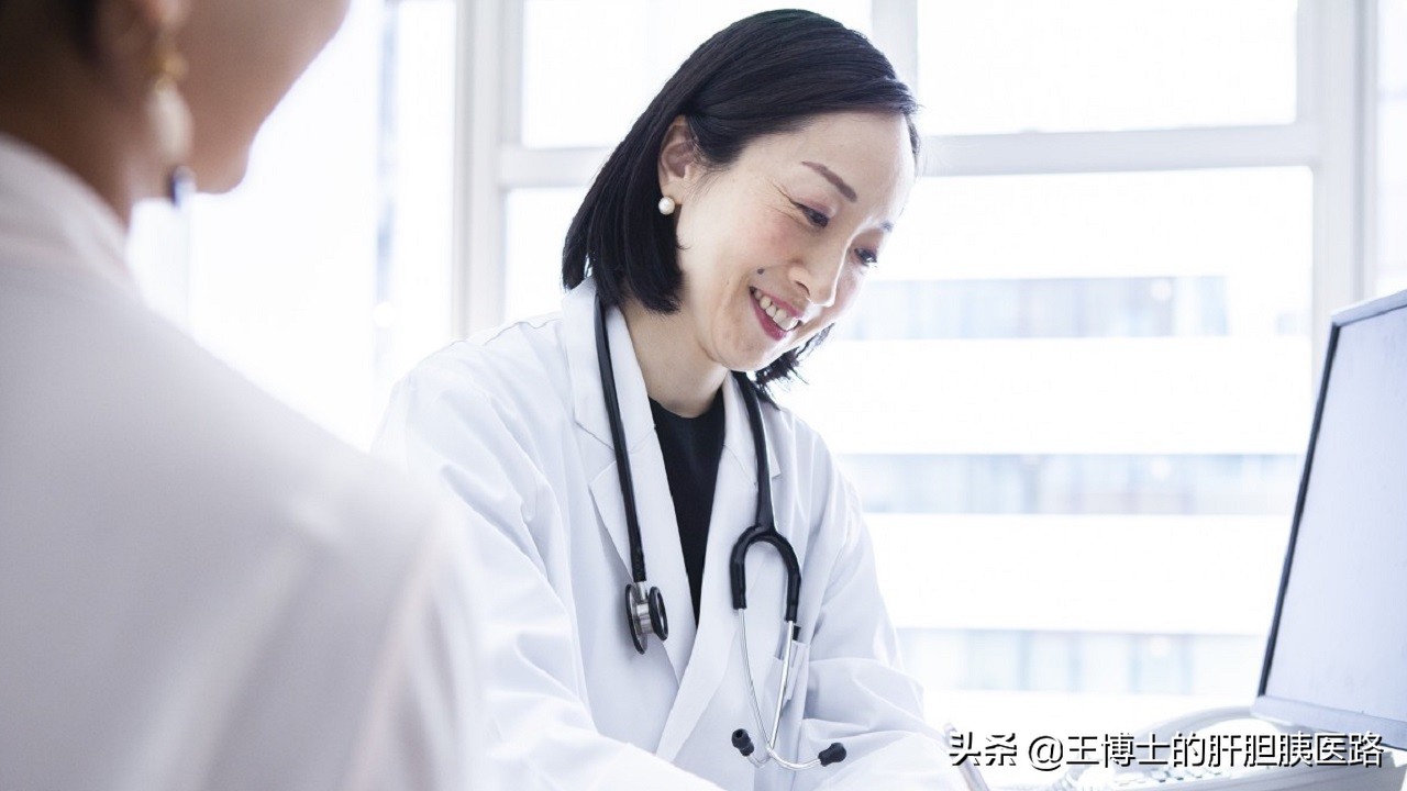 门诊大夫和手术大夫是同一个人嘛,门诊医生和住院医生哪个医术高