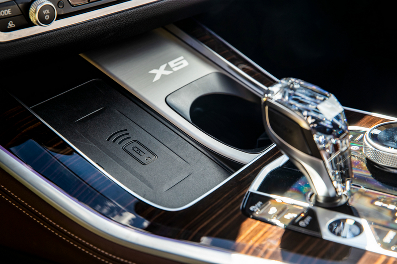 宝马x5xdrive30i曜夜版顶配,宝马x5xdrive30li尊享型m运动曜夜