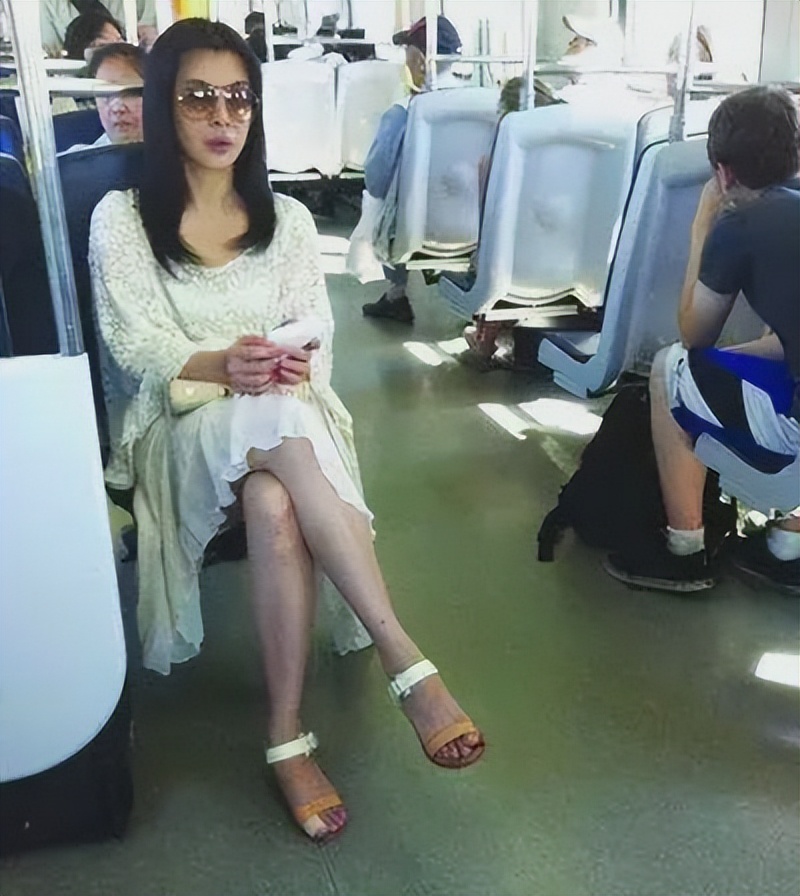 王祖贤为何在加拿大隐居原因揭秘,无儿无女晚年生活的电影