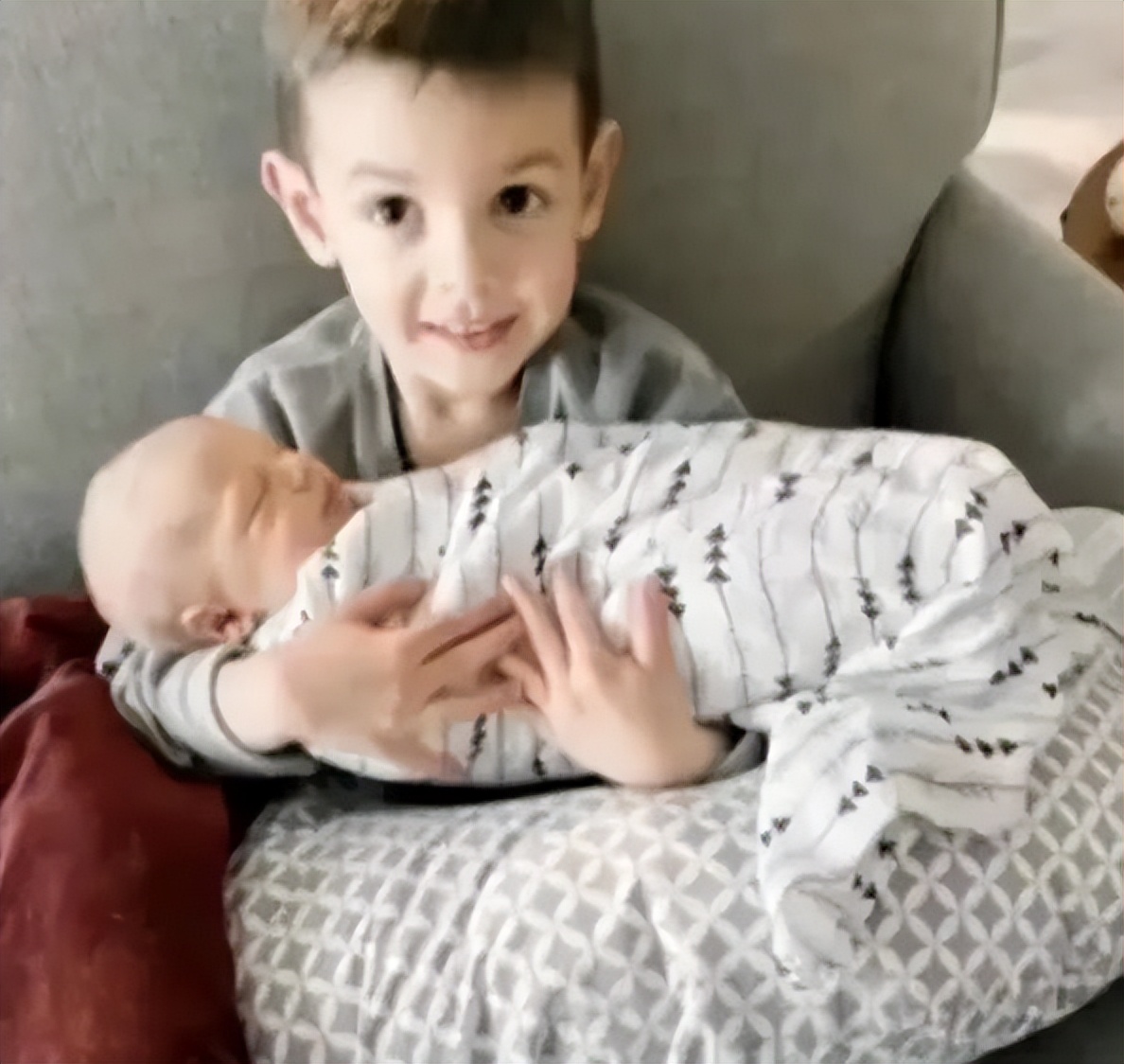 138年来都只生儿子的家族终于迎来女宝,生个女儿真的有这么难?