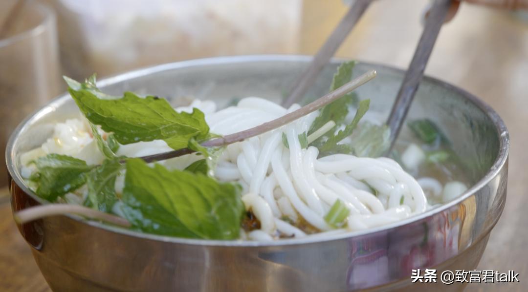 最想去打卡的早餐,藏在西南的小县城里,年产值上亿了