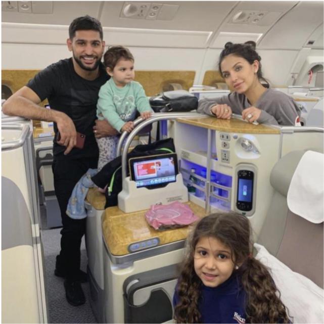 卡汗令人羡慕的奢侈生活，从迪拜度假屋到16万英镑保时捷911