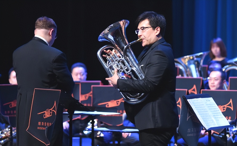 各种铜管乐器介绍,铜管乐器各种介绍