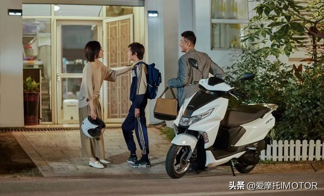 五羊本田ncr125最新款2024,城市通勤踏板推荐五羊本田ncr125