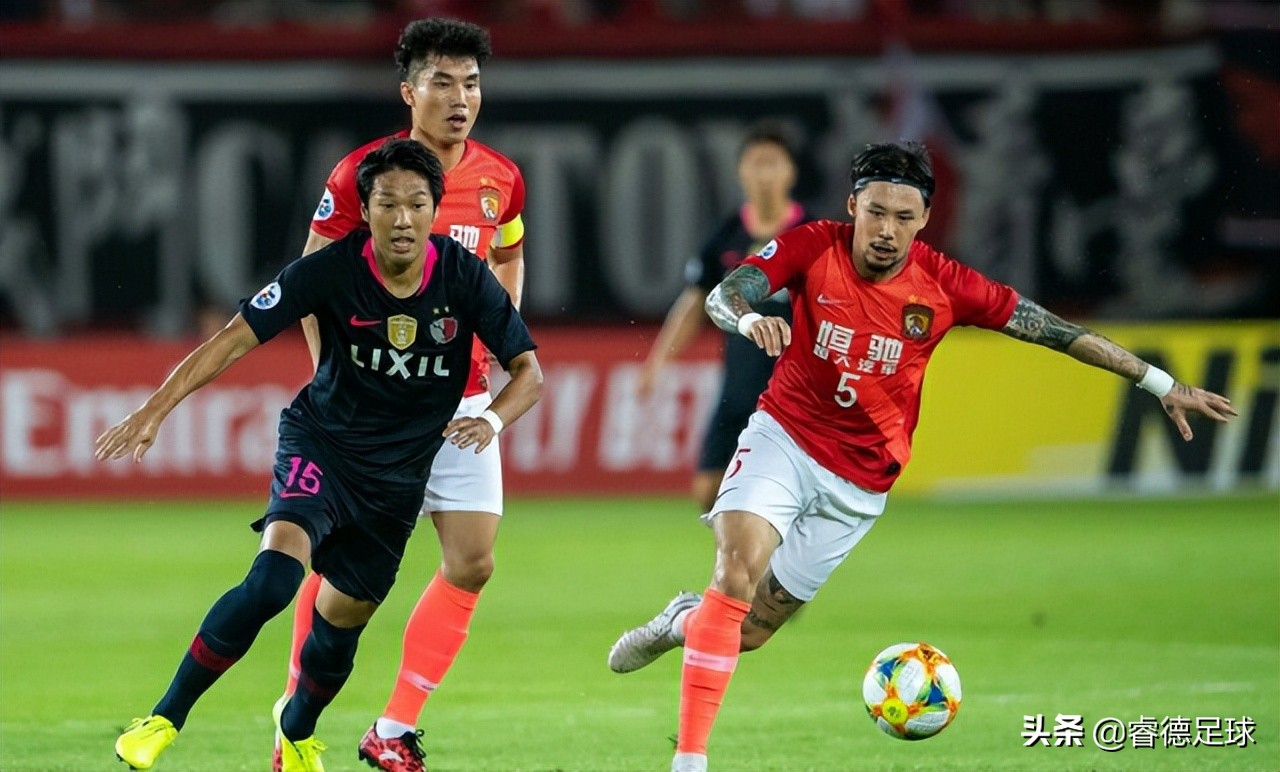 河南建业为什么要换球衣颜色,河南建业新赛季官方写真