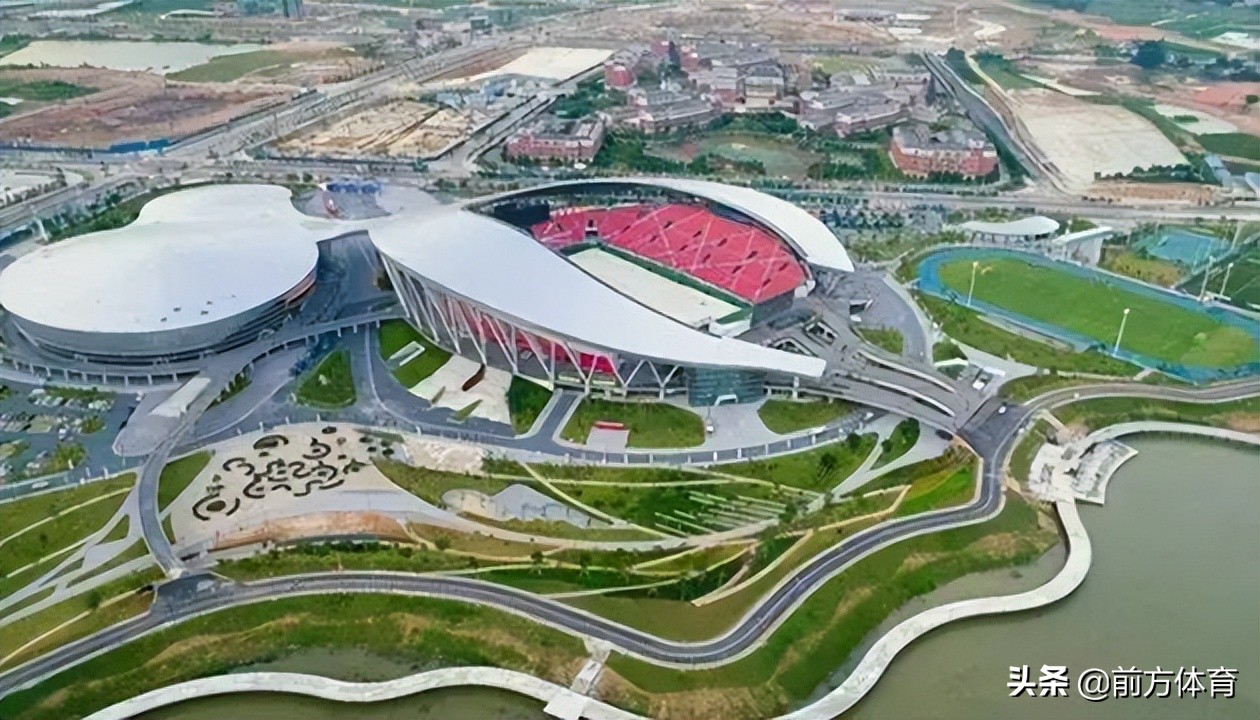 国内排名前十的专业足球场,山东黄河专业足球场效果图