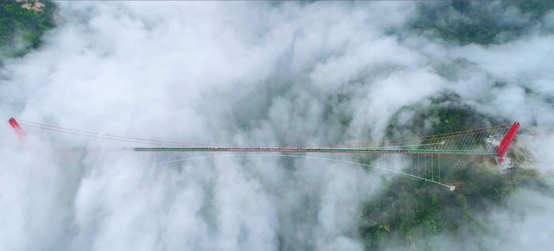 美！青山绿水间，留下一抹齐鲁红！