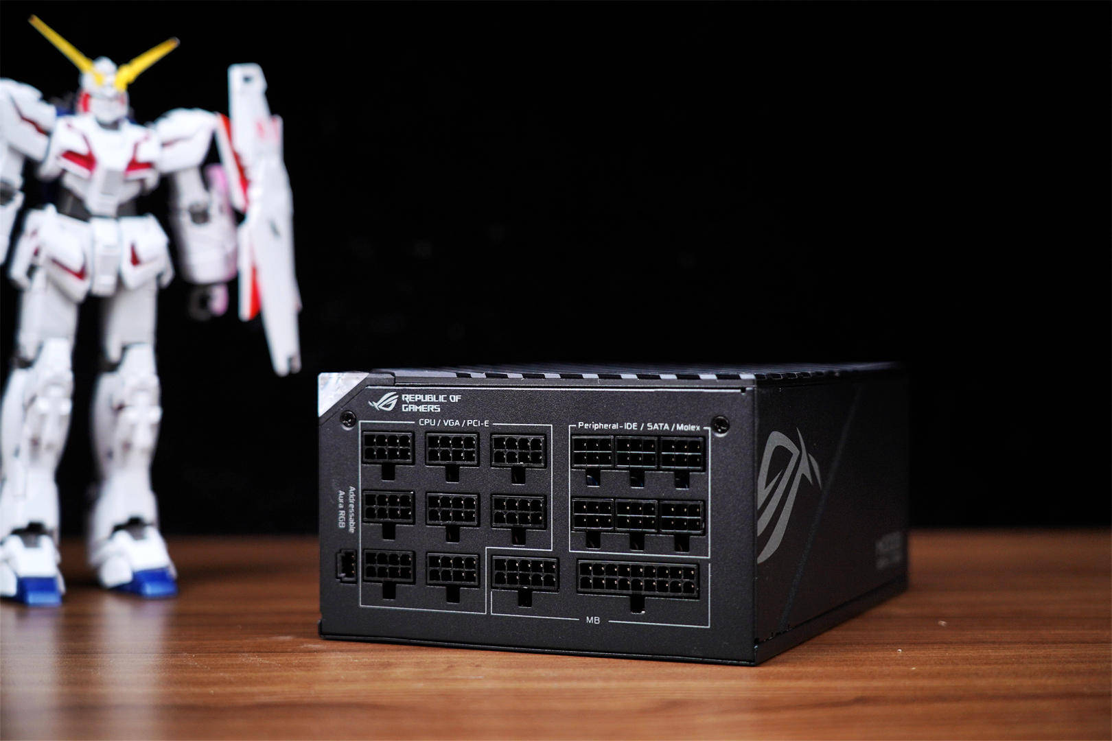 万事俱备，只等40系显卡上市，ROGTHOR1000PLATINUMII电源分享