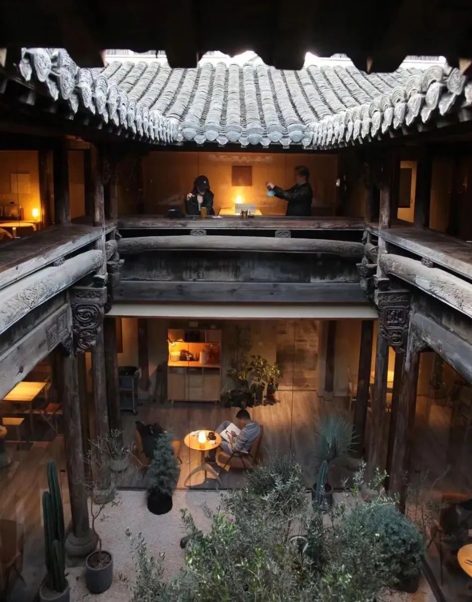 上海新晋热门打卡地，在红砖窑厂里喝咖啡、露营