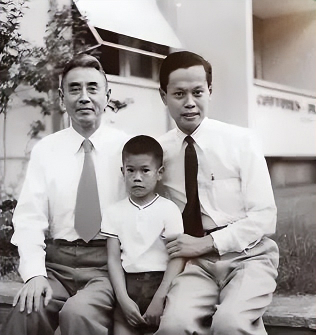 97岁杨振宁与43岁翁帆近照曝光,翁帆为什么守护杨振宁17年之久