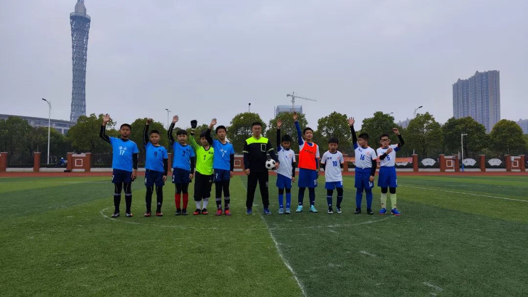 城南小学足球2021比赛,学校举行春季校园足球联赛