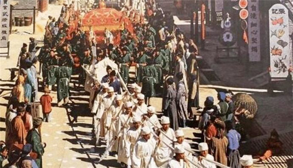 清朝灭亡100年后还有人在守皇陵吗,清朝灭亡111年为何还有人守皇陵