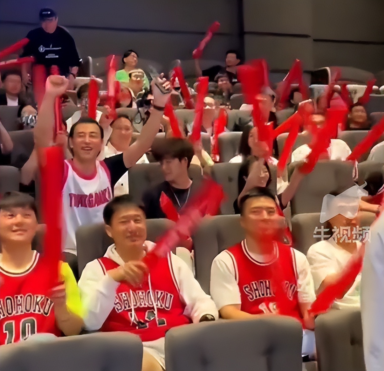 灌篮高手上映现场有多燃,熬夜追灌篮高手首映