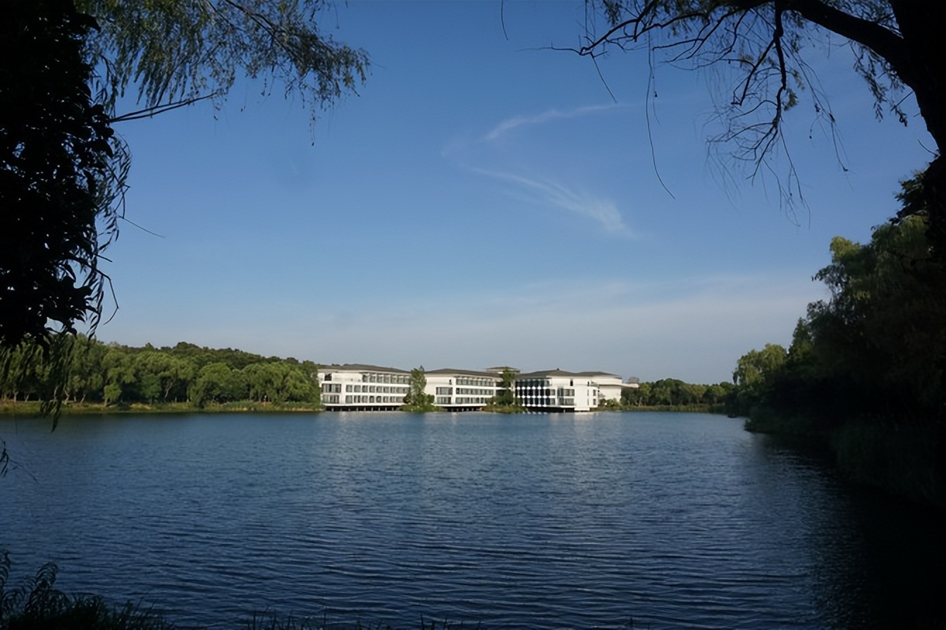 南京紫金山庄哪个楼比较好,南京紫金山庄具体位置