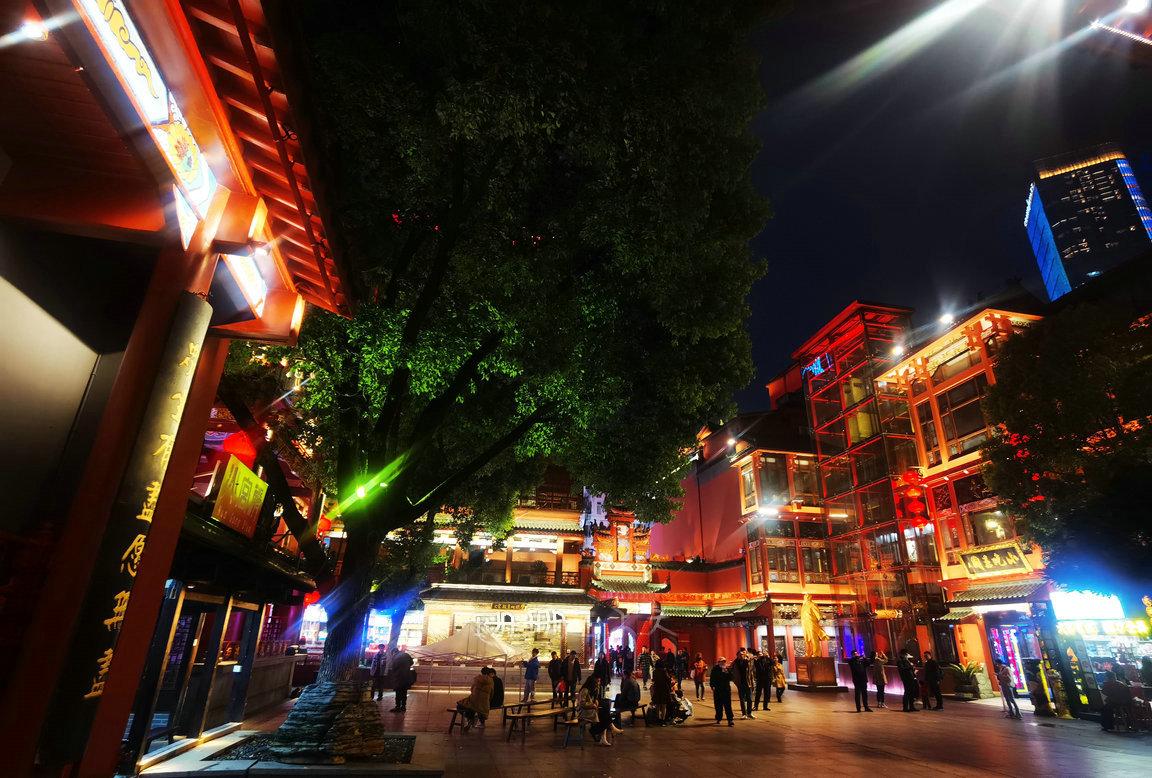 长沙被“误会”成仅是餐馆的地方，还是一座庙，曾用“金砖”铺地