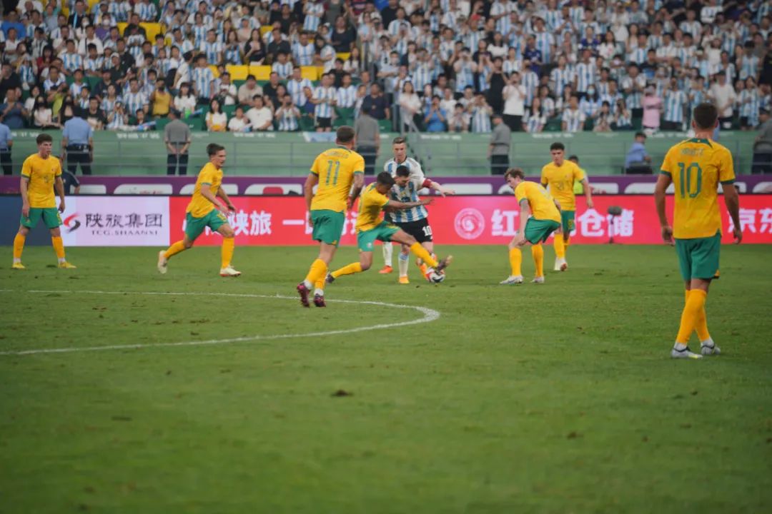 梅西开场仅81秒远射破门三版解说,阿根廷3比0克罗地亚梅西个人集锦