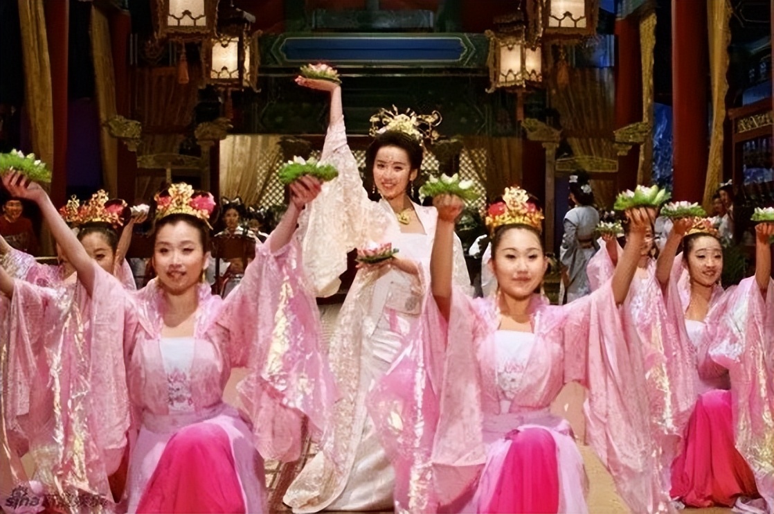 日本“后宫”女厕，便池深18米，全球独一无二，为何这样设计？