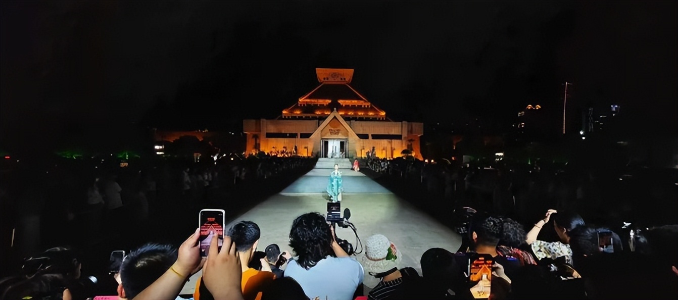 夏夜的一万种可能标题,夏夜的一百种可能