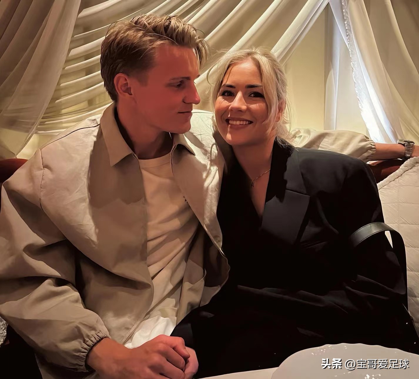 厄德高与女友,厄德高女友