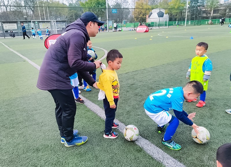 南充奥航青训,南充奥航足球俱乐部体能训练