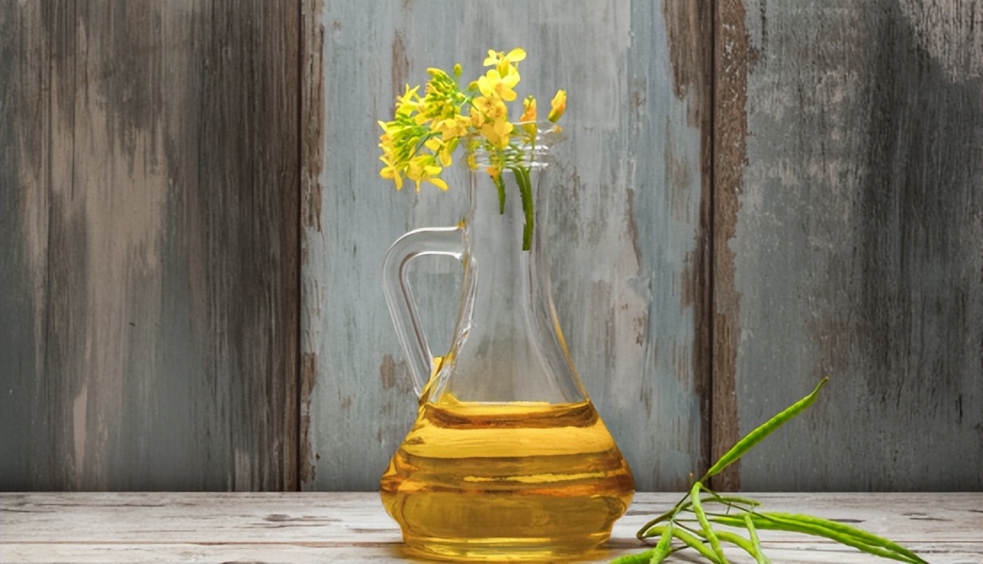 菜籽油为啥称之为劣质食用油,菜籽油含什么