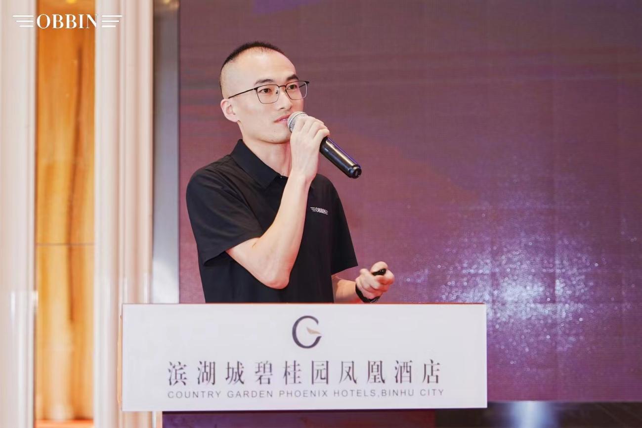 目前市场上最好的商务车,最新高端的商务车