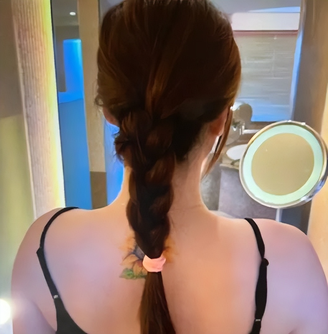 体坛大瓜！女篮李梦被指插足领队婚姻当小三，原配怒爆多张私密照