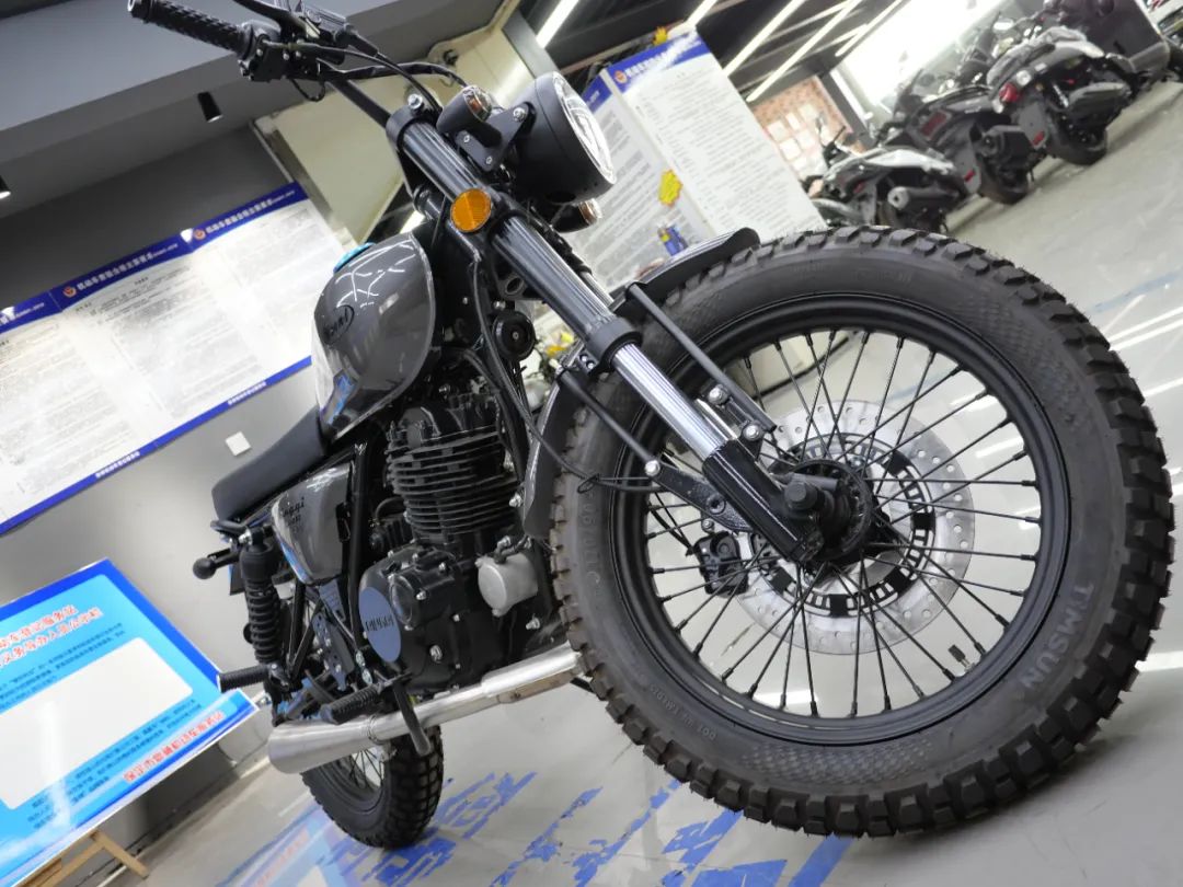 轻骑铃木250cc摩托车,推荐有性能又好看的复古车