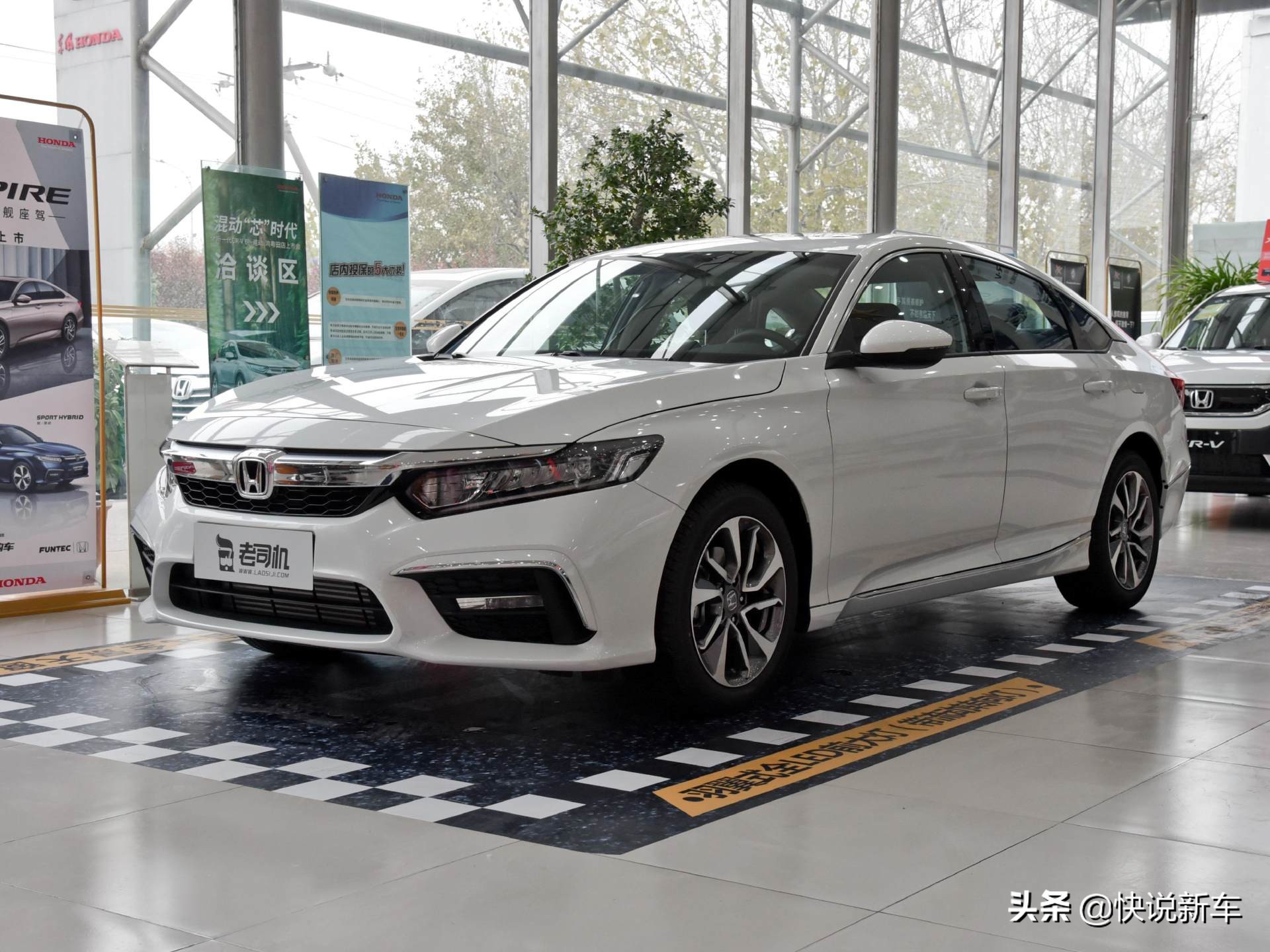 油电混动日本车12万左右的车,日本小型燃油车2-5万