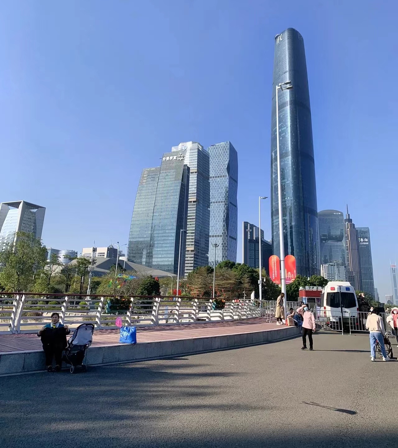 我17年被人忽悠在老家买一套商铺,21年被忽悠在清远买了套别墅