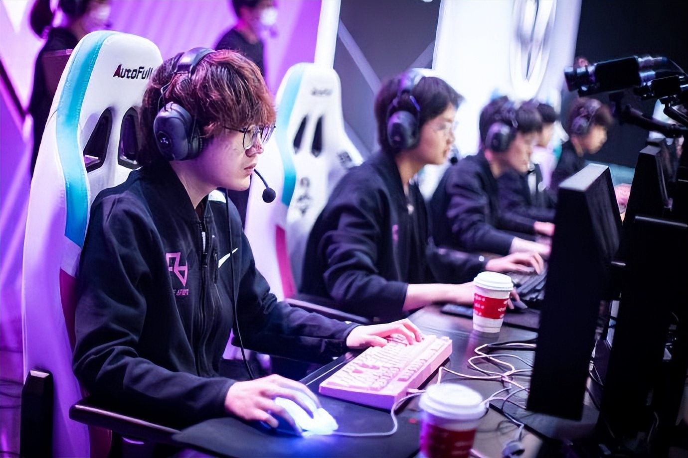 尴尬！连续4队弃赛！德杯遭遇最大危机：WBG、UP、LGD和RA弃权