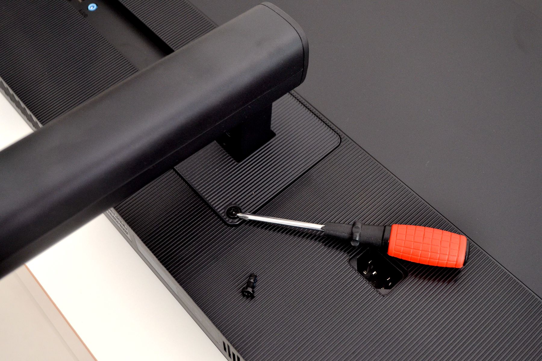 现在哪些24寸的显示器值得购买,性价比最高的24寸显示器推荐