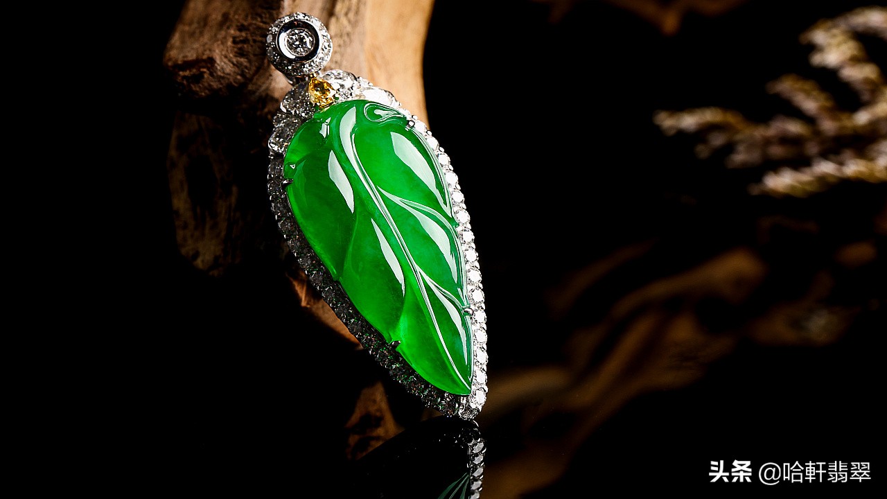 怎么判定翡翠是真的还是假的,怎么判断翡翠是真的还是假的