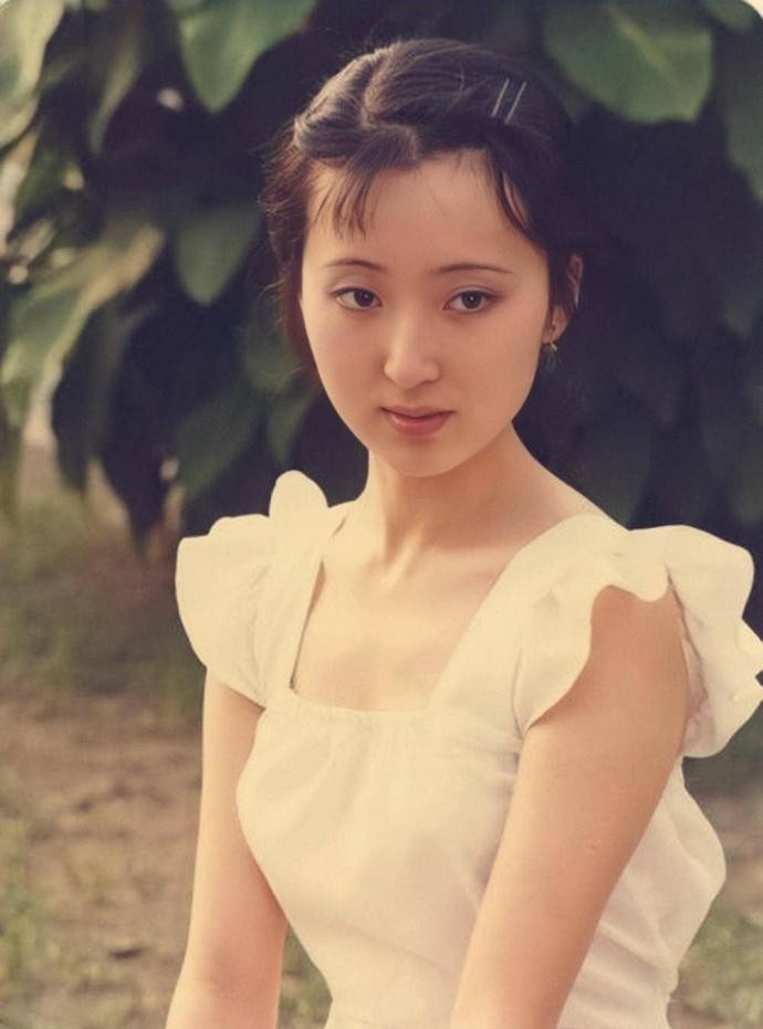 这几位遁入空门的明星：陈晓旭被忽悠，李娜为情所困，他放弃百亿