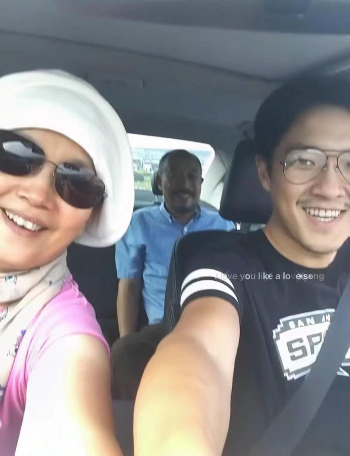 吕丽萍大儿子近况,吕丽萍儿子看亲爸张丰毅