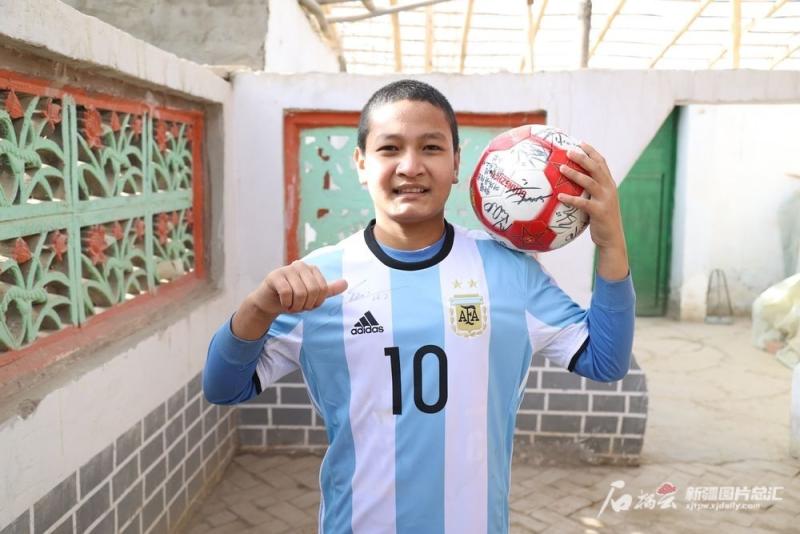 梅西我们一同追逐青春的梦想,梅西你陪我长大