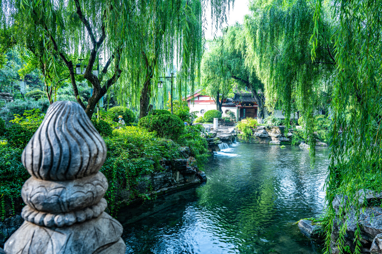 游济南趵突泉大明湖的感慨,趵突腾空润泉城