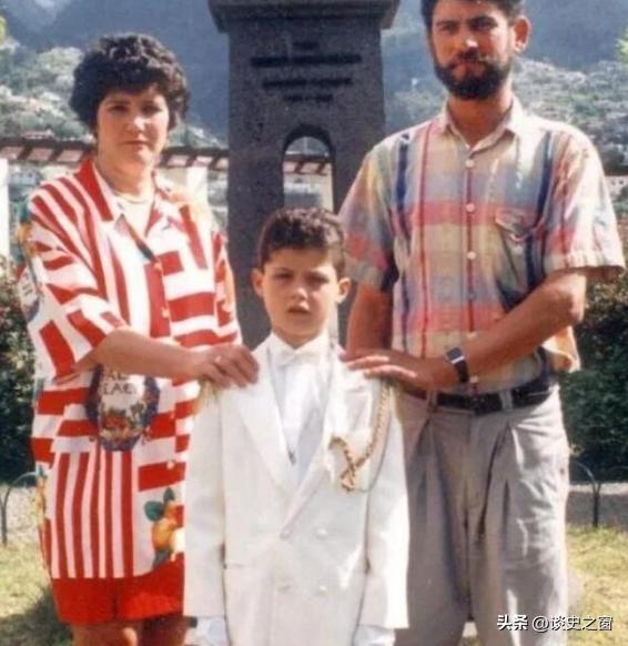 c罗辉煌事迹视频,c罗马拉多纳痛哭