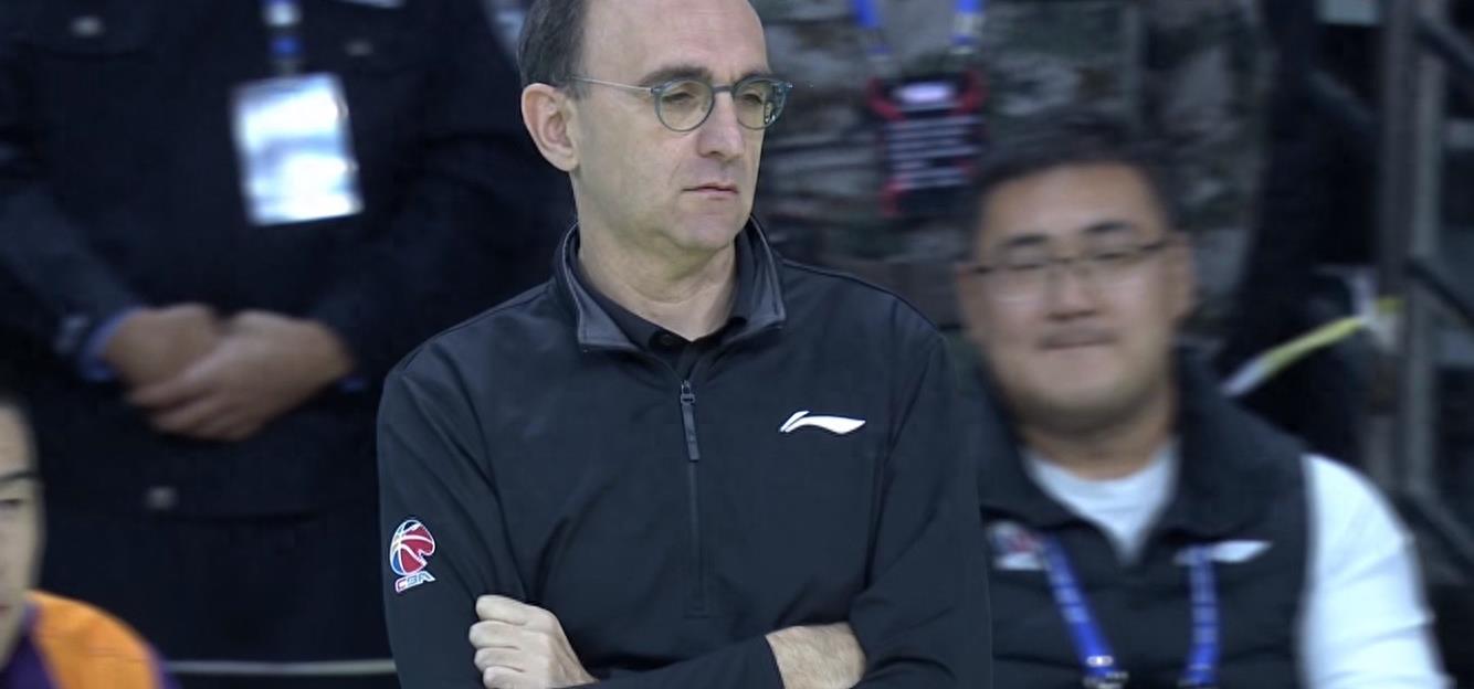 辽宁赵继伟鬼魅传球,辽篮双子星郭艾伦赵继伟双喜临门