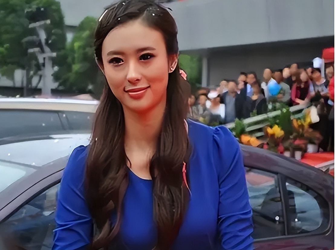 车模翟凌最美风采大集合,翟凌曾是第一车模