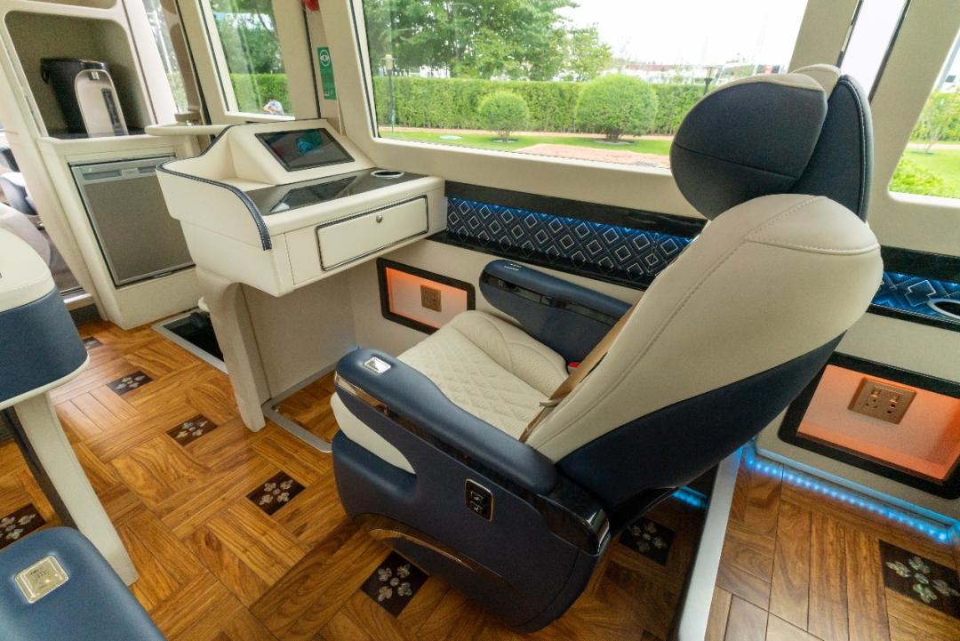 宇通高端商务T7星河版,宇通t7最新款