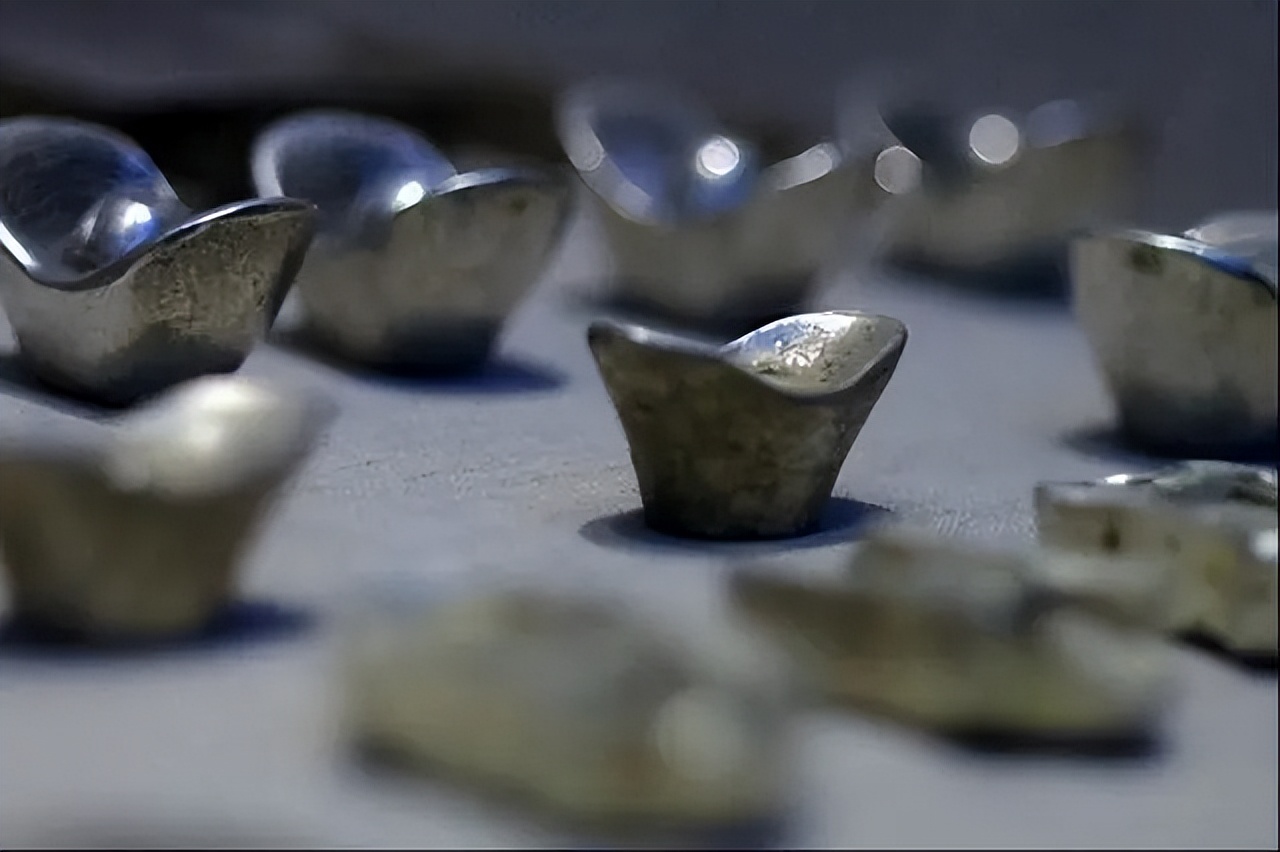 一个县的县长大概有多少工资,我国的县长收入是多少