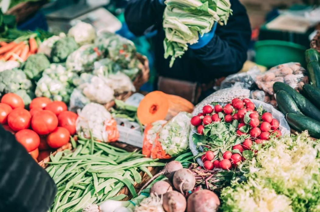 “吃不起就别买，自我感动绑架谁”，一颗芒果引发的母爱翻车