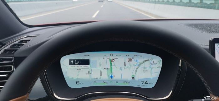 比亚迪汉dm大雨天怎么开安全,比亚迪汉dm-i尊享型夜间行驶